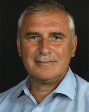 Специалист от Германия извършва мониторинг на проект за саниране на жилищен блок в Бургас