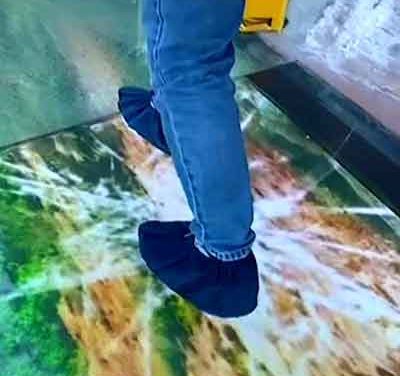 В Китай отвориха нова стъклена пътека