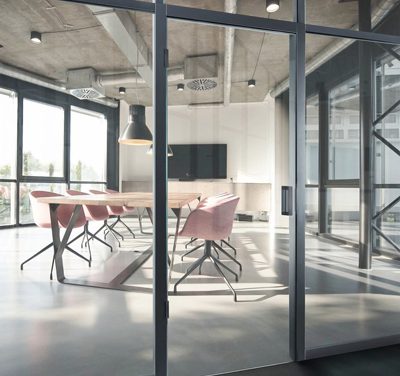 Дискретен обков за стъклени врати