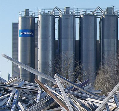 Deceuninck пълноценно използва материалите, чрез рециклирането на PVC прозорци и врати