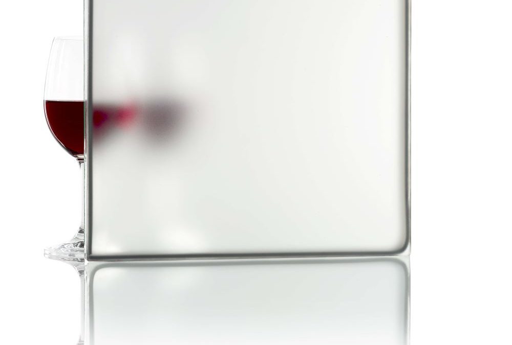 Walker Glass и Vitro Glass обединяват усилия, за да предложат нискоемисионно киселинно ецвано стъкло