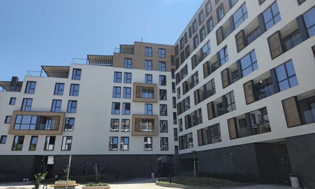 Комплексът Royal Garden II в Пловдив впечатлява с елегантен дизайн, функционалност и съвременни системни решения от Schüco