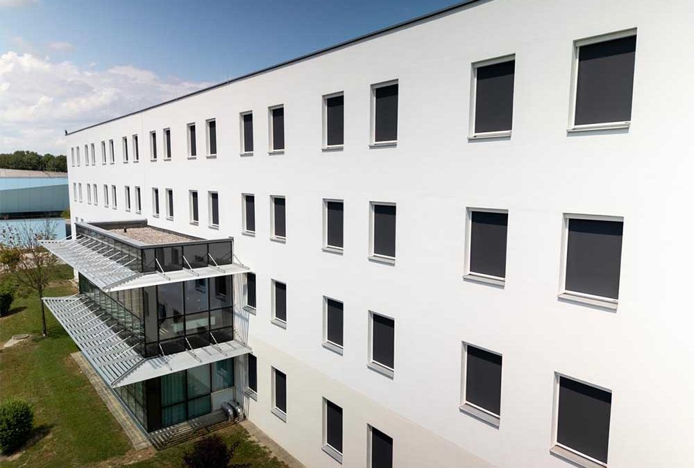 Интелигентни сенници срещу летните горещини