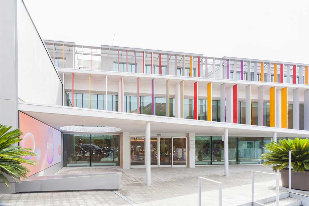 Интелигентни системи за врати за детски онкологичен център в Барселона