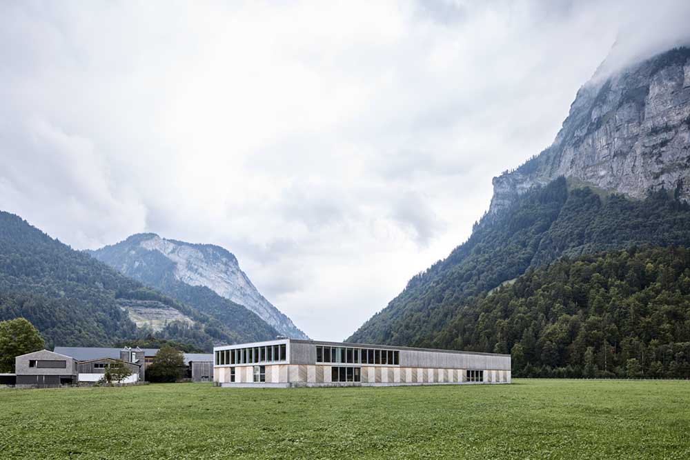 Дърводелски цех Rüscher в Шнепфау, архитект Симон Моосбругер