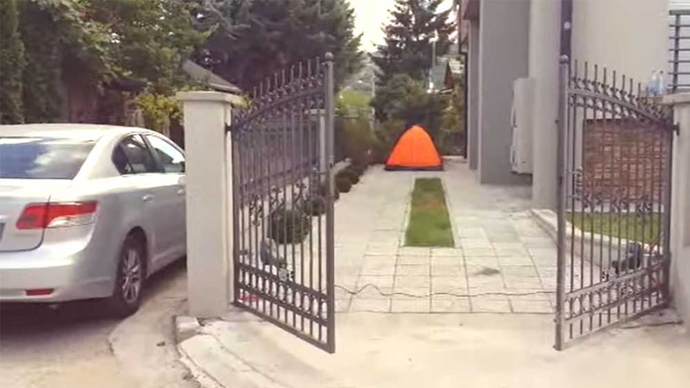 Врата от ковано желязо с автоматика Марантек